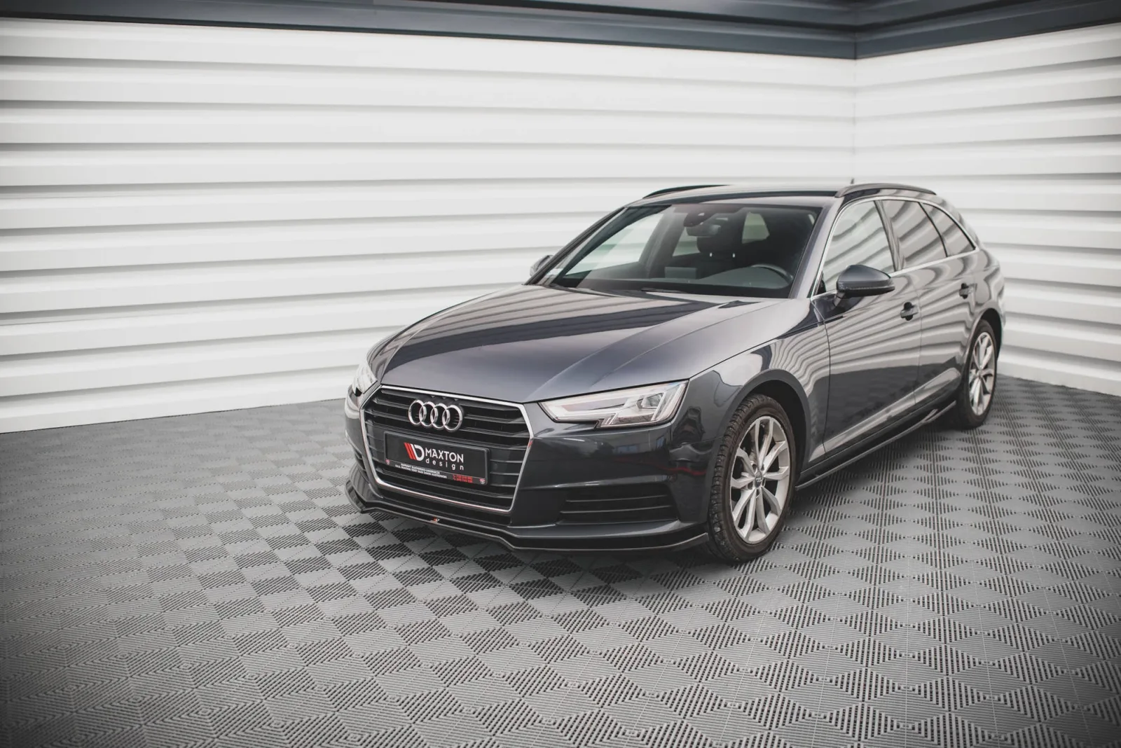 Front Splitter V.2 compatible with Audi A4 B9