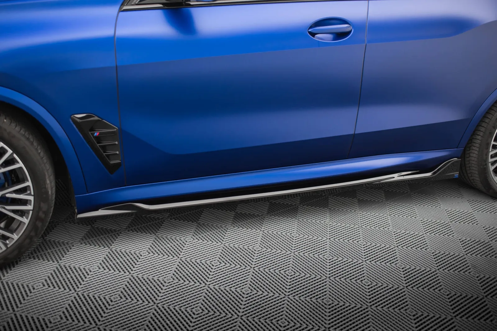 Side Skirts Diffusers V.2 compatible with BMW X5 M-Pack G05 Facelift