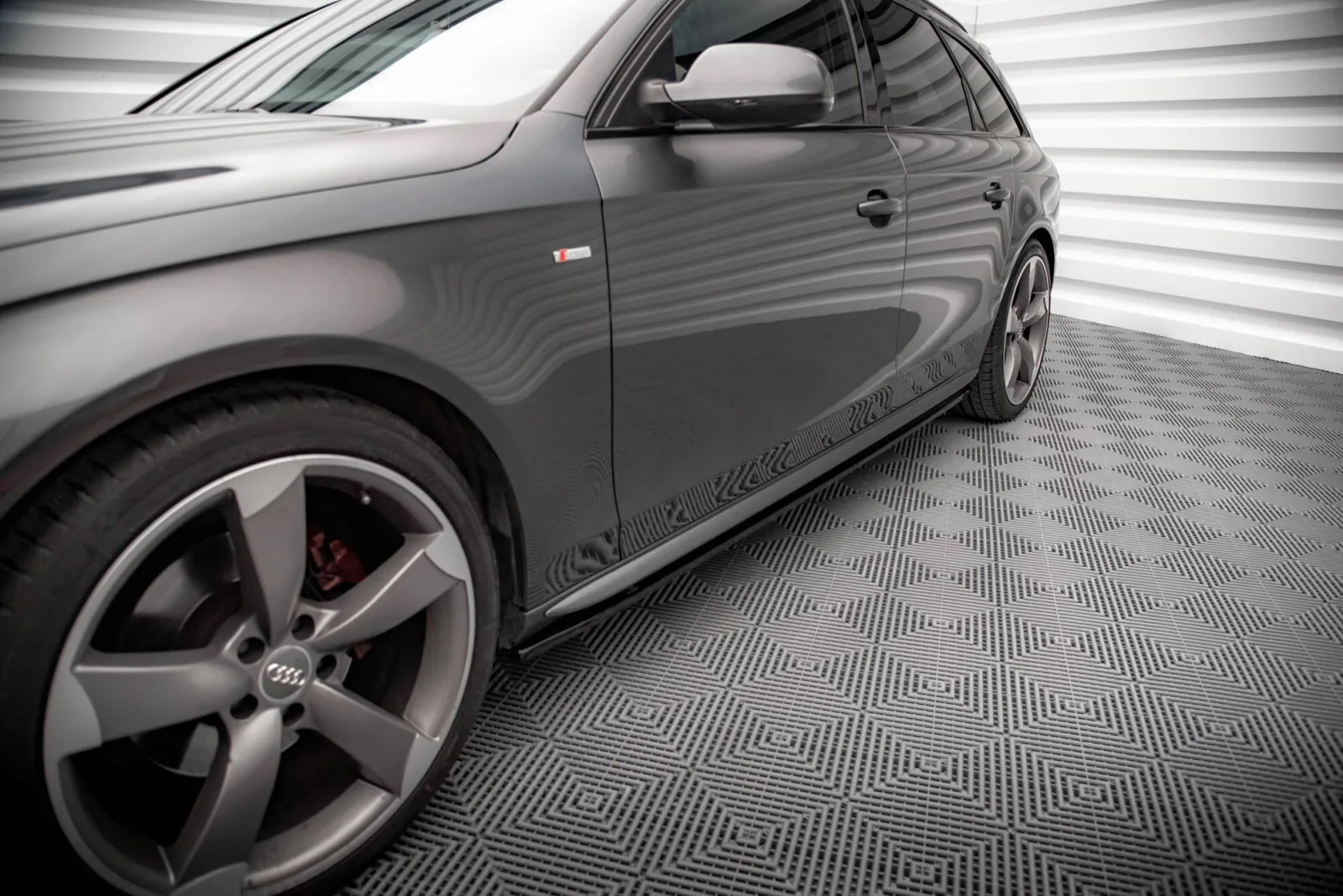 Side Skirts Diffusers V.2 compatible with Audi A4 / A4 S-Line / S4 B8