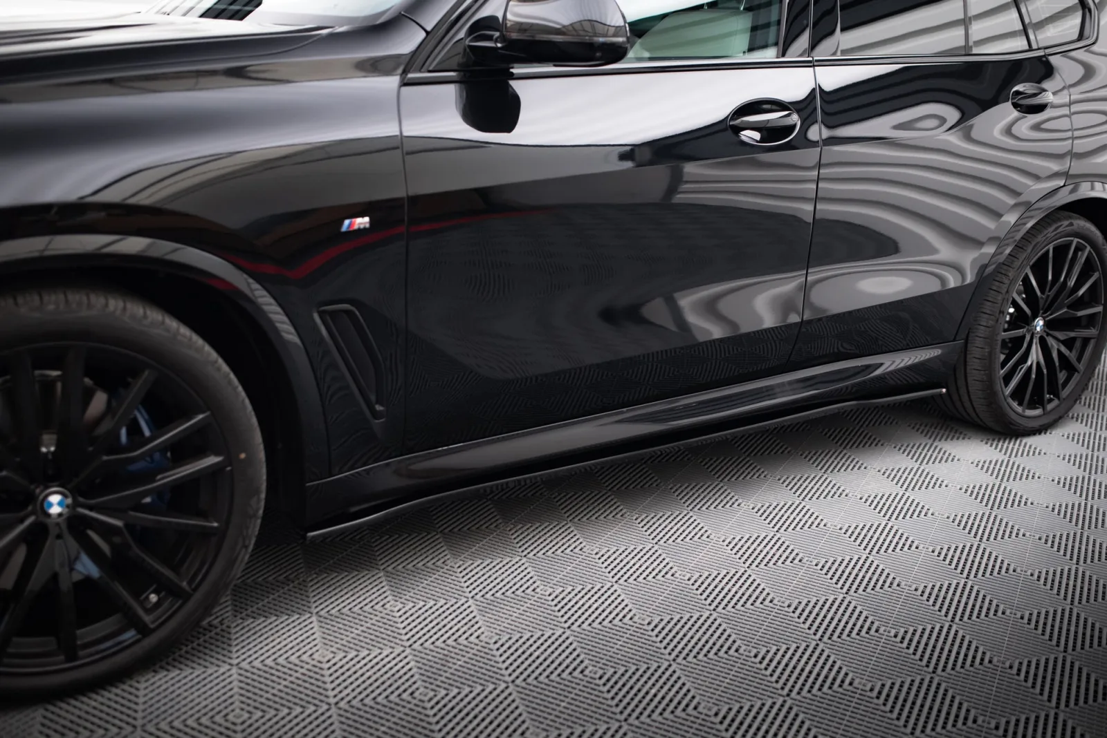 Side Skirts Diffusers compatible with BMW X5 G05 M-pack