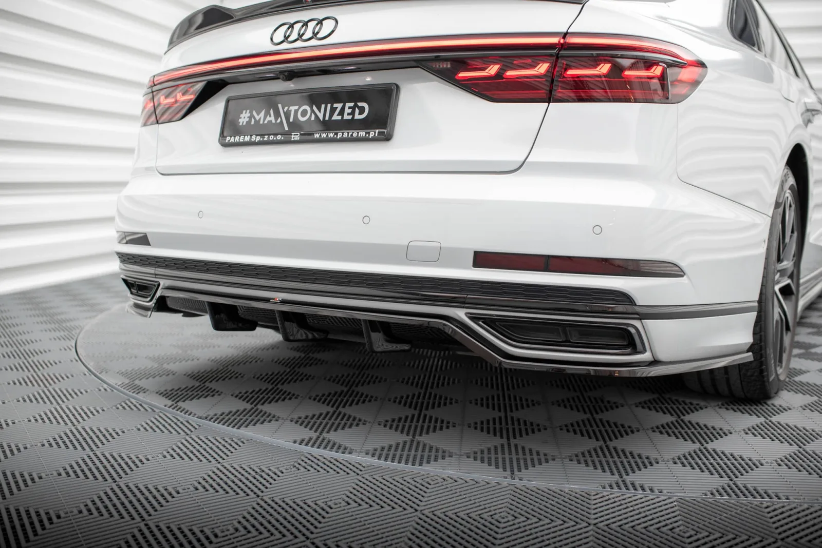 Rear Splitter (With Diffuser) compatible with Audi A8 S-Line D5