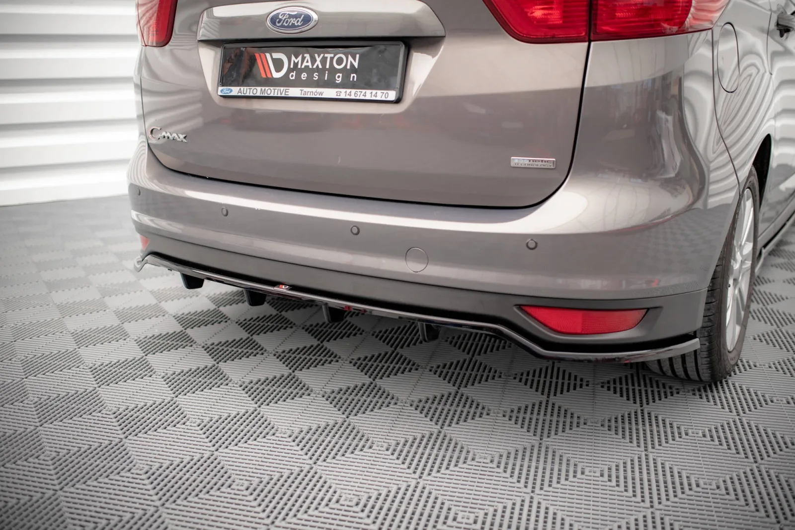 Rear Splitter (With Diffuser) compatible with Ford C-Max Mk2