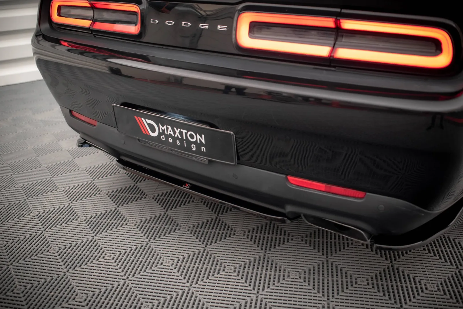 Rear Splitter compatible with Dodge Challenger RT Mk3 Facelift