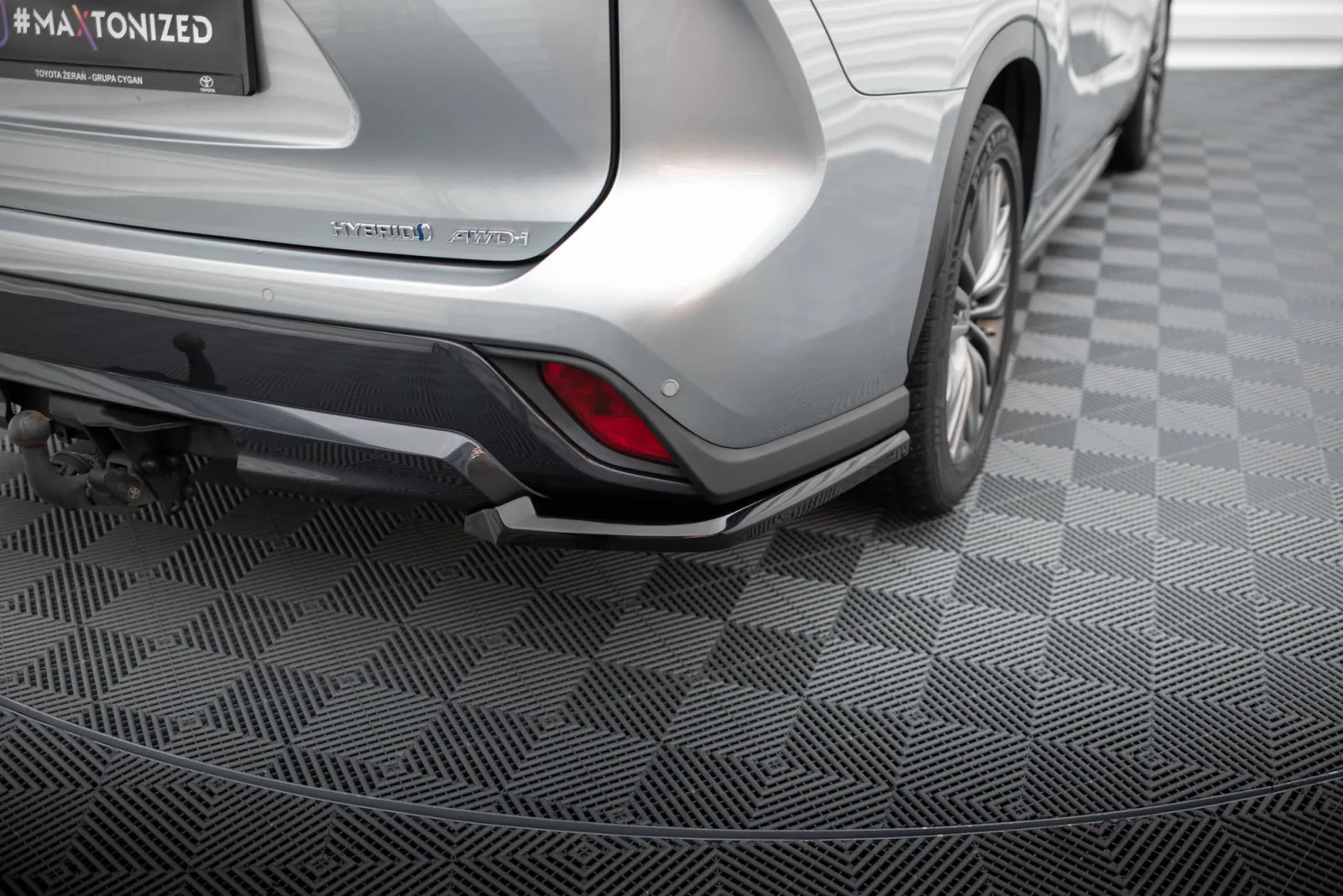 Rear Side Splitters compatible with Toyota Highlander Mk4