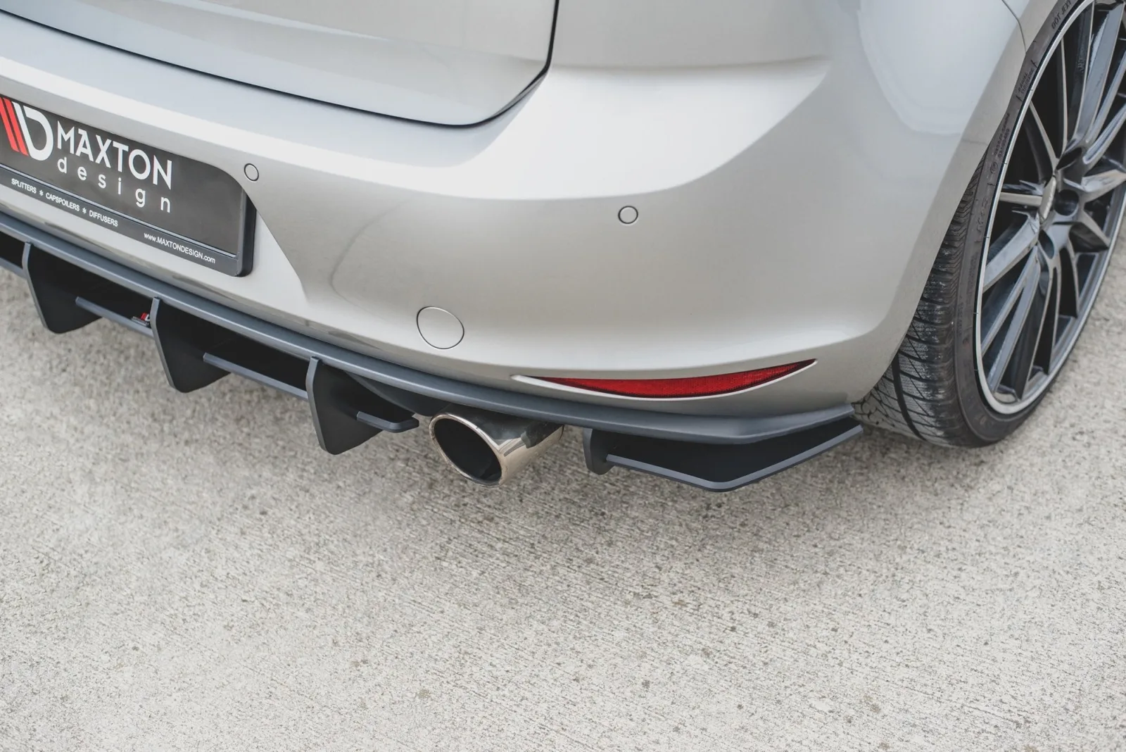 Rear Side Splitters Street Pro V.1 compatible with VW Golf 7 GTI