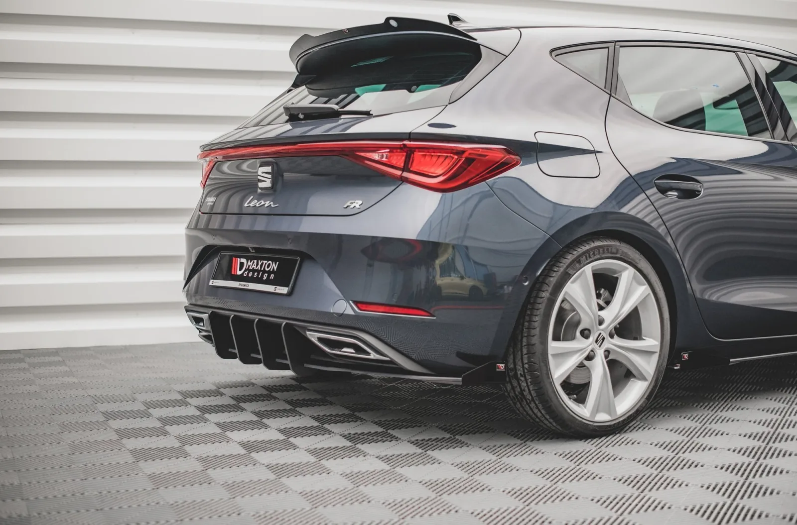 Rear Valance Street Pro + Flaps compatible with Seat Leon FR Hatchback Mk4
