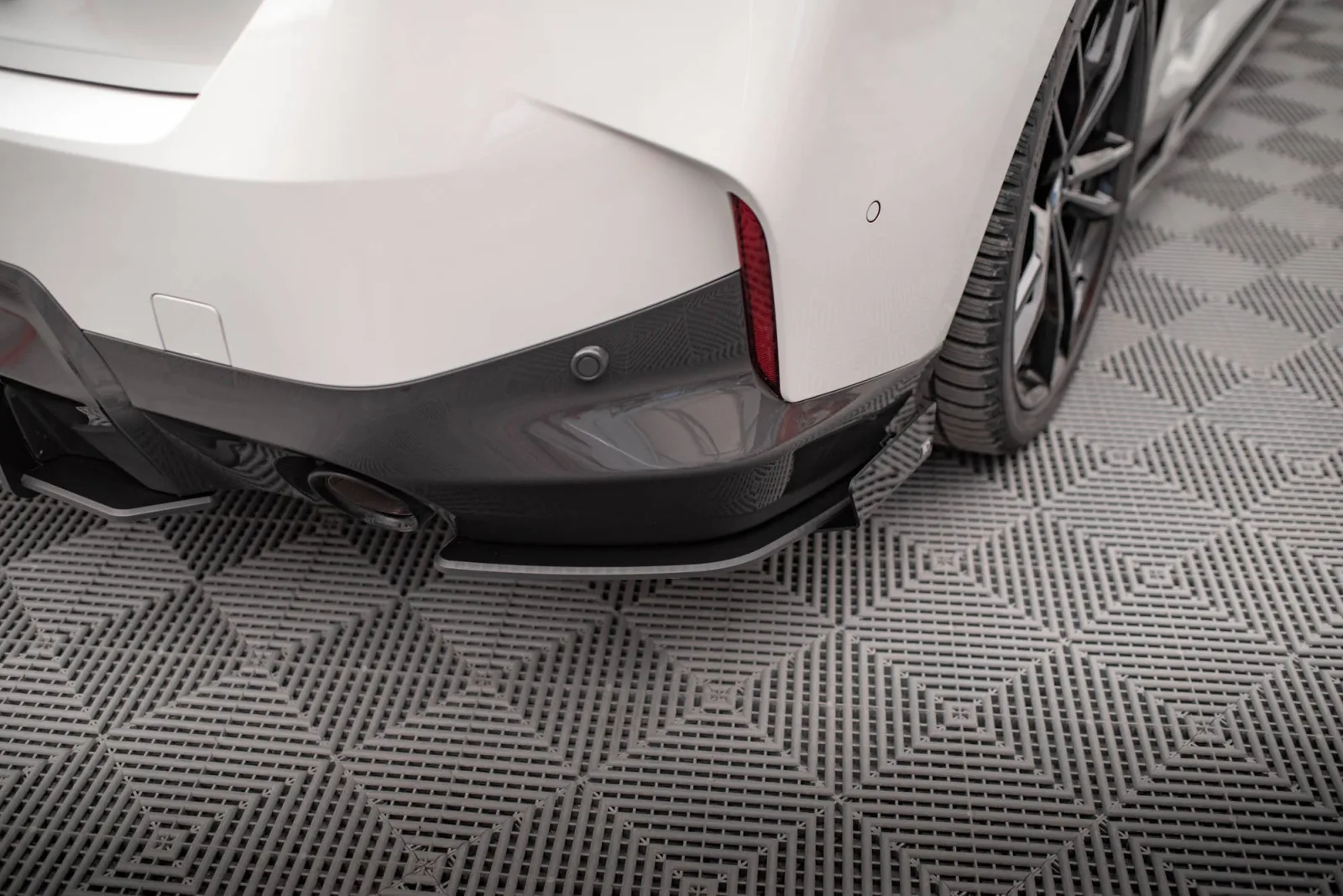 Rear Side Splitters Street Pro + Flaps compatible with BMW 2 Coupe M-Pack G42