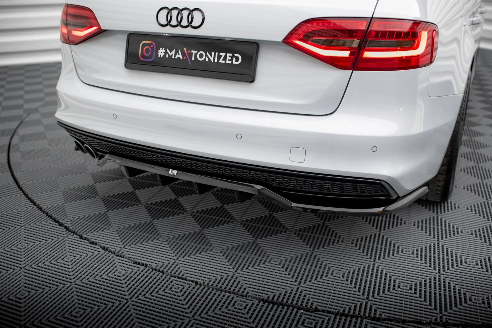 Rear Splitter (With Diffuser) compatible with Audi A4 Competition B8 Facelift