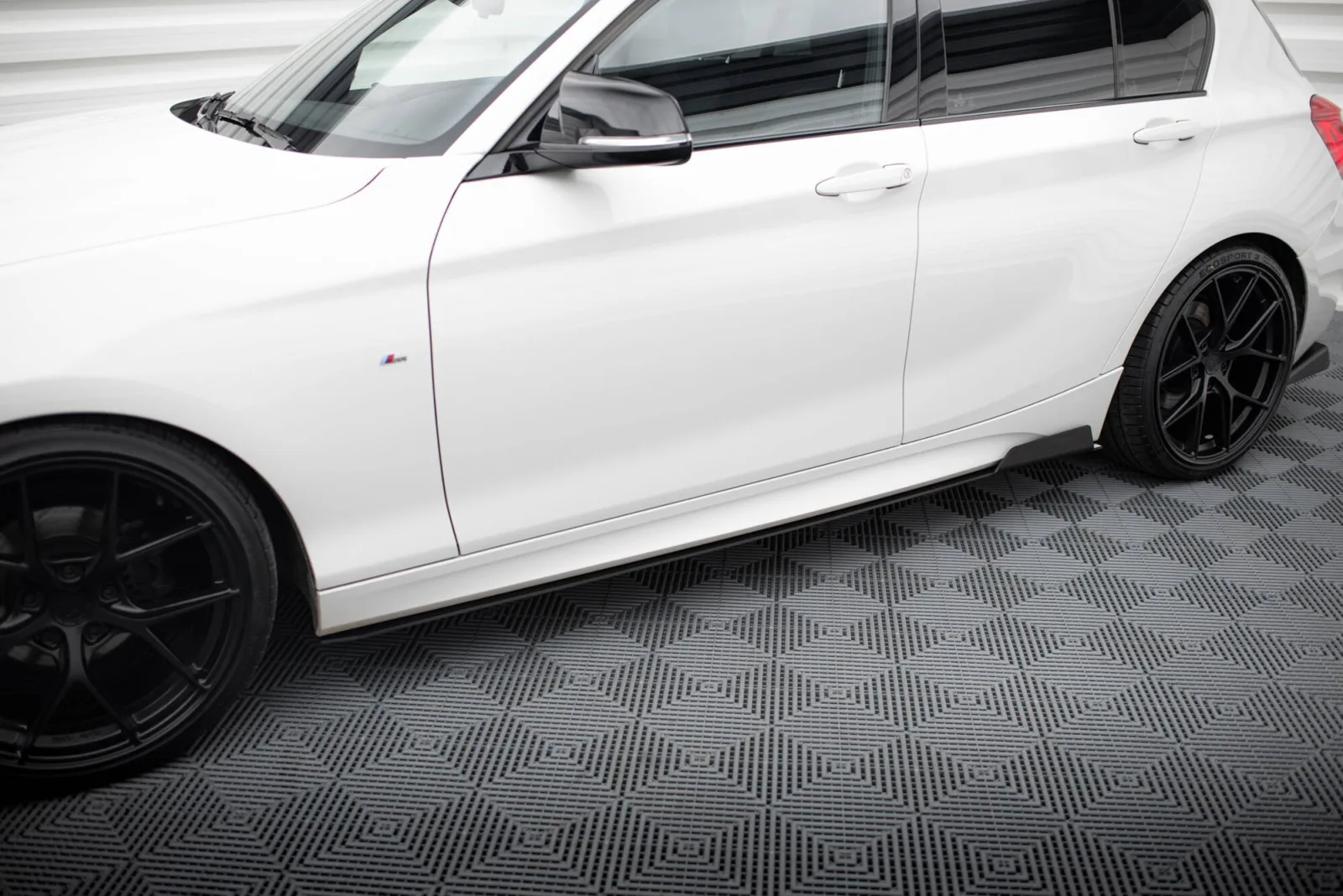 Side Skirts Diffusers compatible with BMW 1 M135i / M140i / M-Pack F21