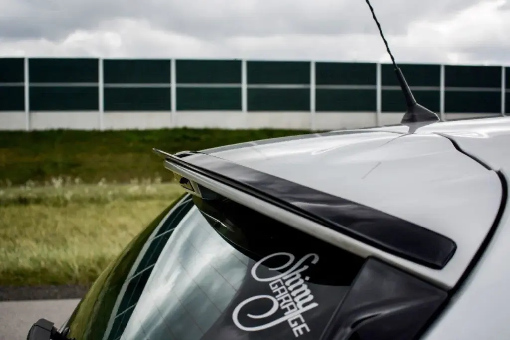 Spoiler Cap compatible with Renault Clio MK4