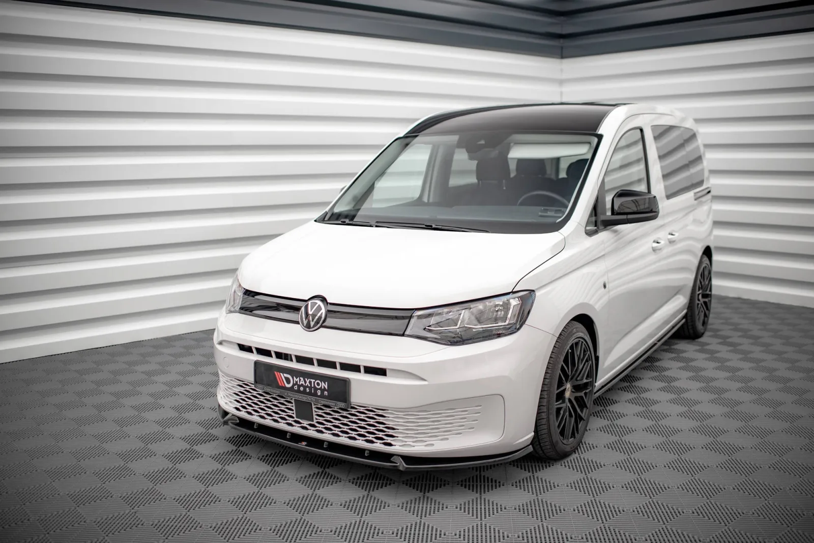 Front Splitter V.2 compatible with Volkswagen Caddy Mk5