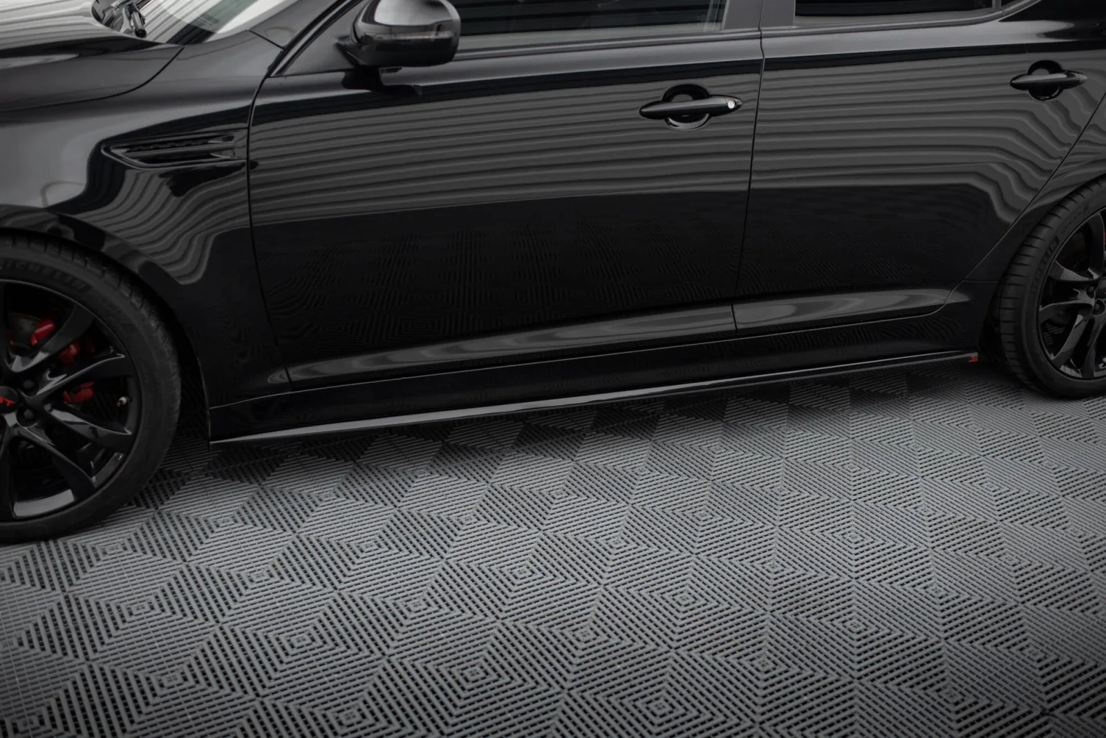 Side Skirts Diffusers compatible with Kia Optima Mk3