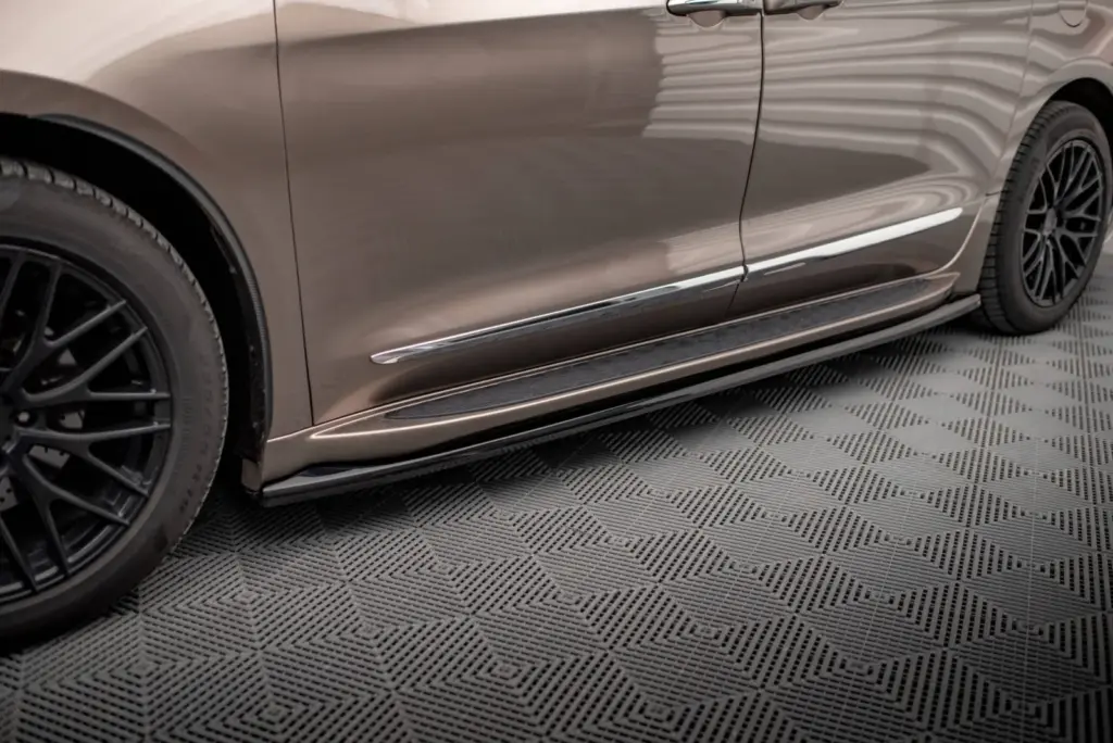 Side Skirts Diffusers V.1 compatible with Chrysler Pacifica Mk2