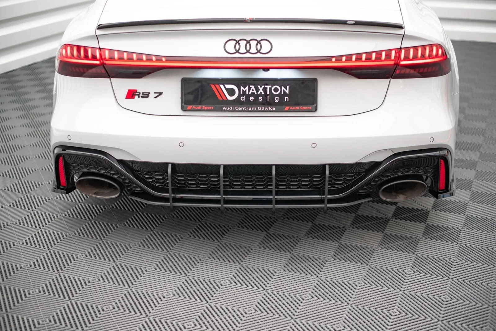Rear Diffuser Street Pro compatible with Audi RS7 C8 / RS6 C8 / C8 Facelift