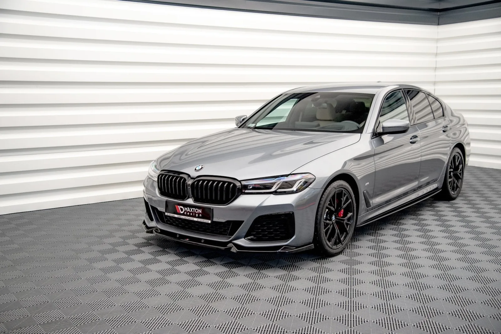 Front Splitter V.1 compatible with BMW 5 M-Pack / M550i / M550d Sedan / Touring G30 / G31 Facelift