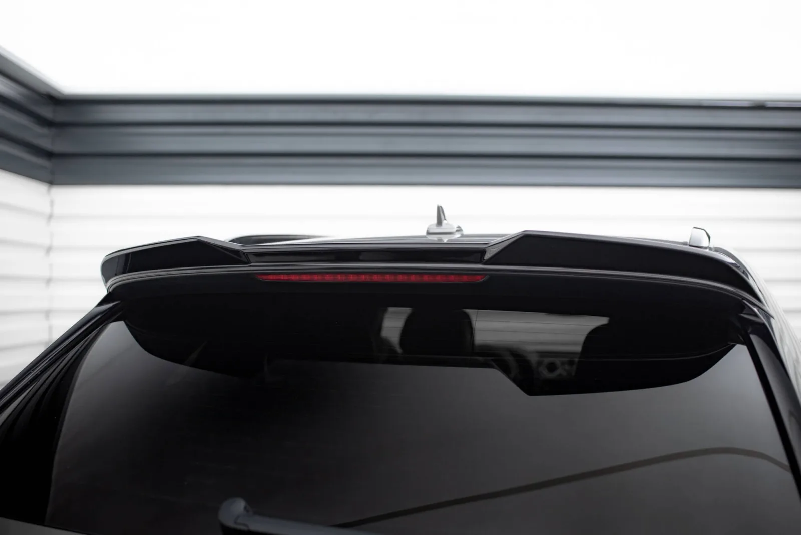 Upper Spoiler Extension 3D compatible with Bentley Bentayga Mk1