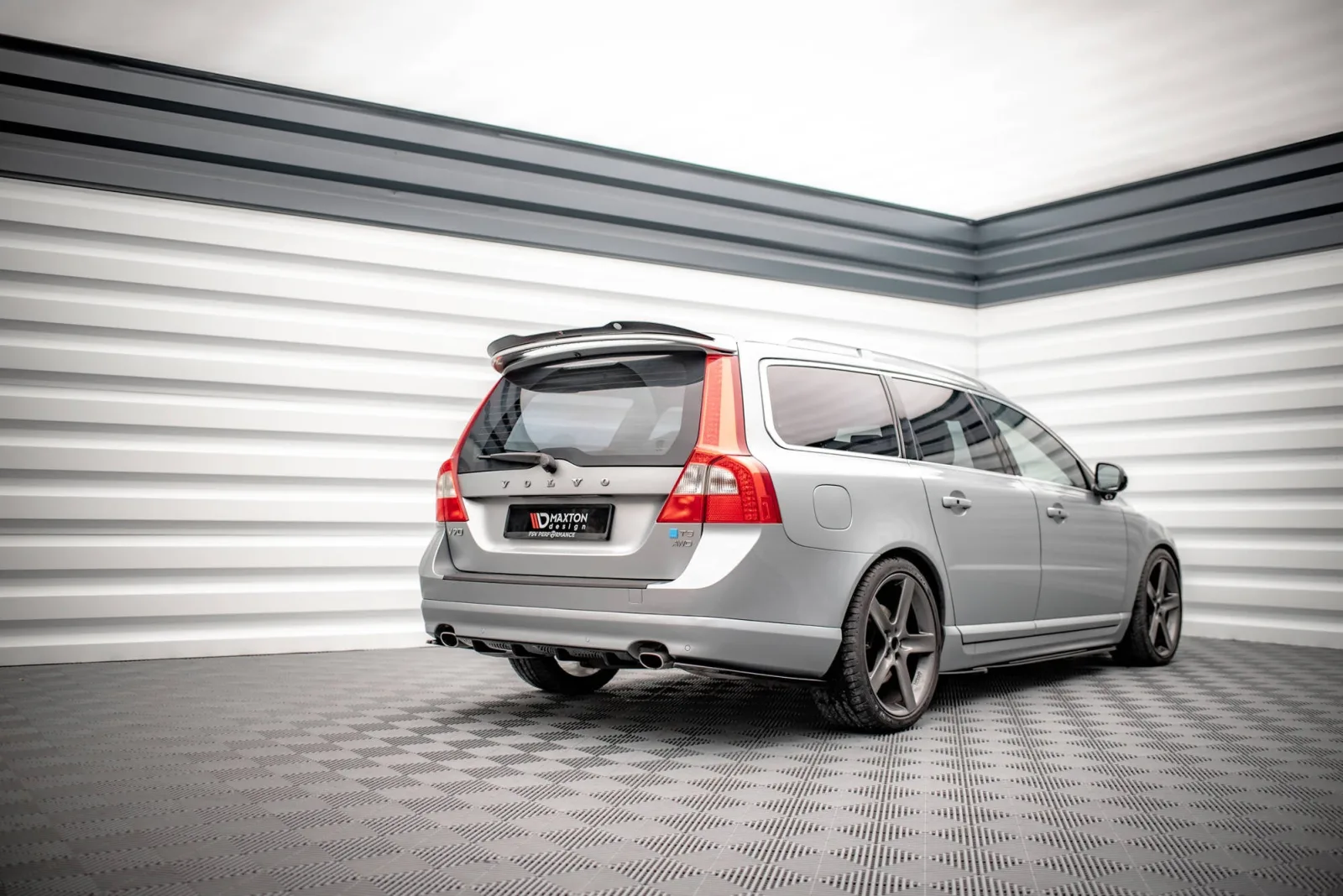 Rear Valance compatible with Volvo V70 Mk3