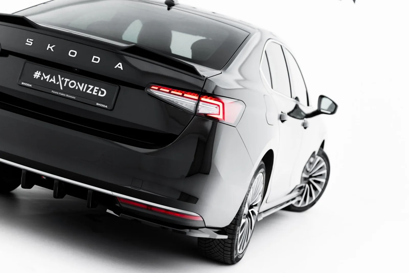 Rear Side Splitters V.1 compatible with Skoda Superb Mk4