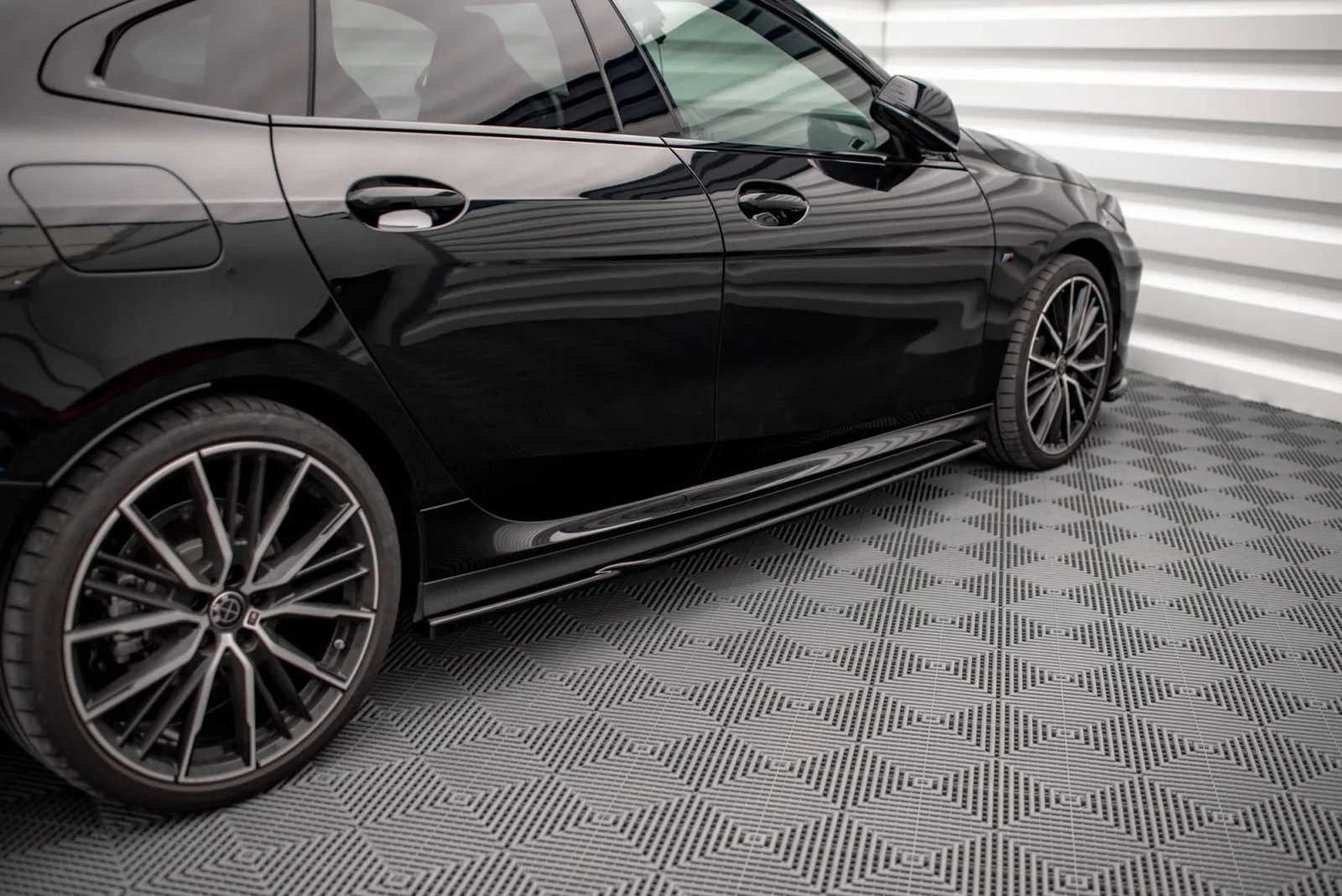 Side Skirts Diffusers V.1 compatible with BMW 2 Gran Coupe M-Pack / M235i F44
