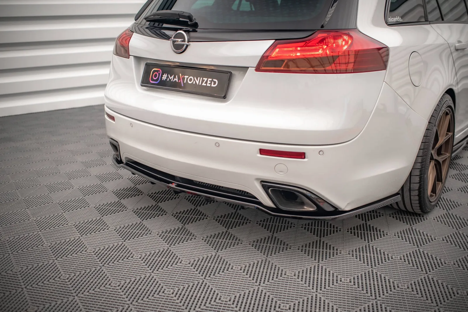 Rear Splitter (With Diffuser) compatible with Opel Insignia OPC Mk1