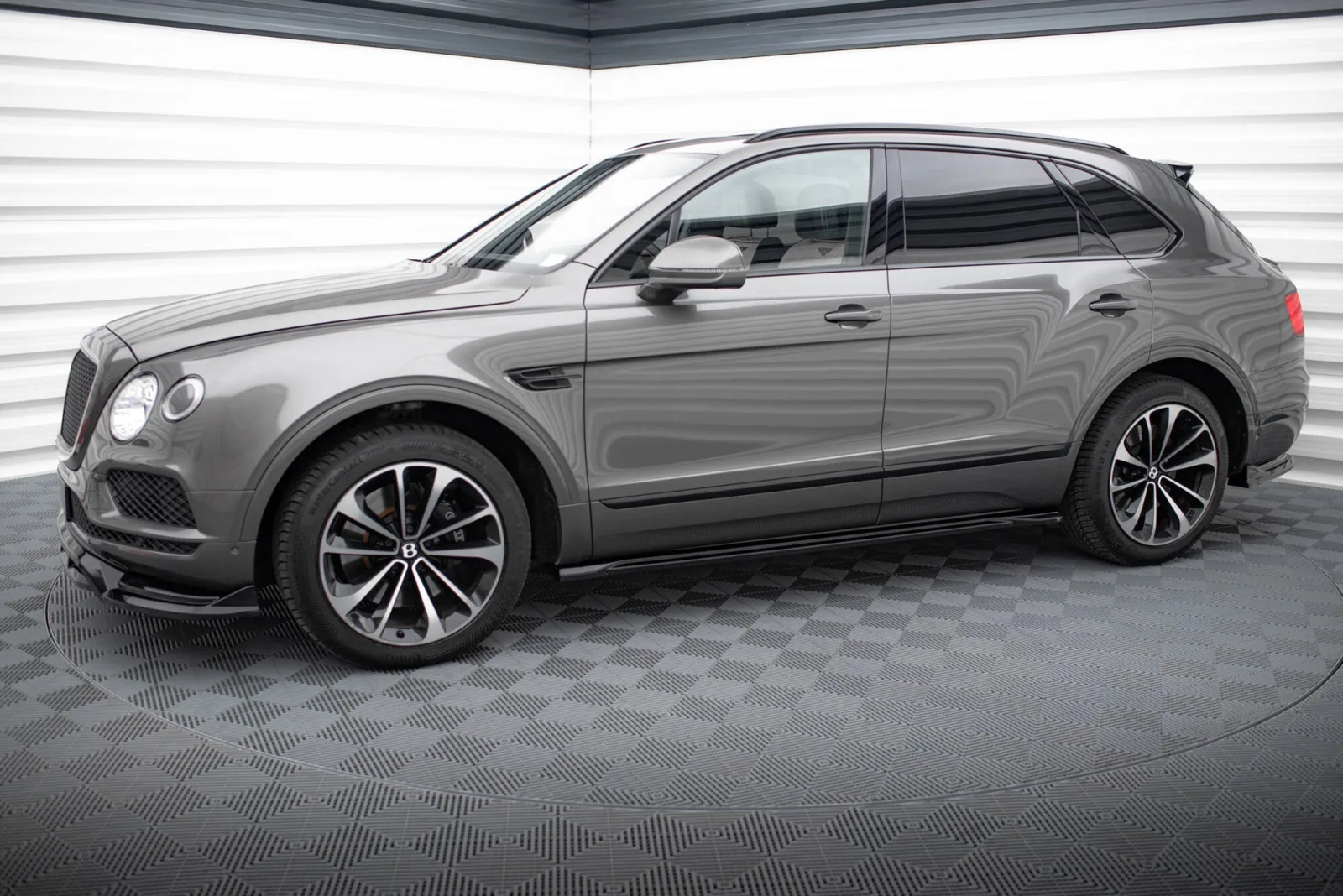 Set of Splitters compatible with Bentley Bentayga Mk1