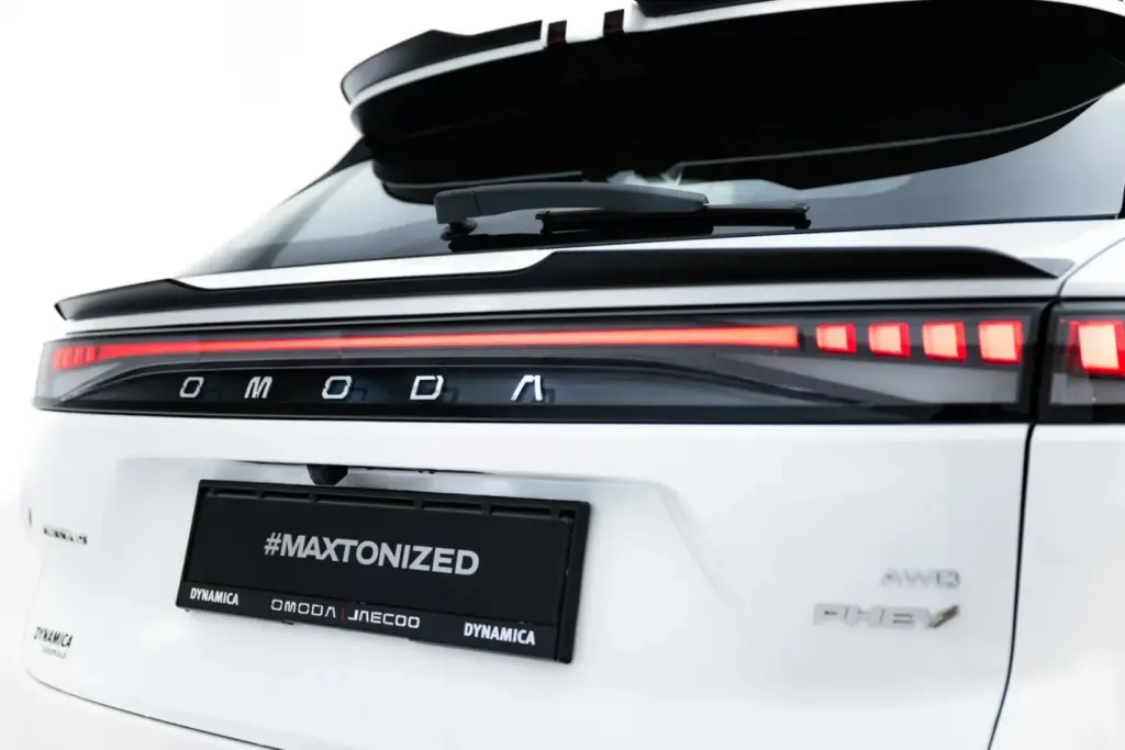 Lower Spoiler Cap compatible with Omoda 9 Mk1