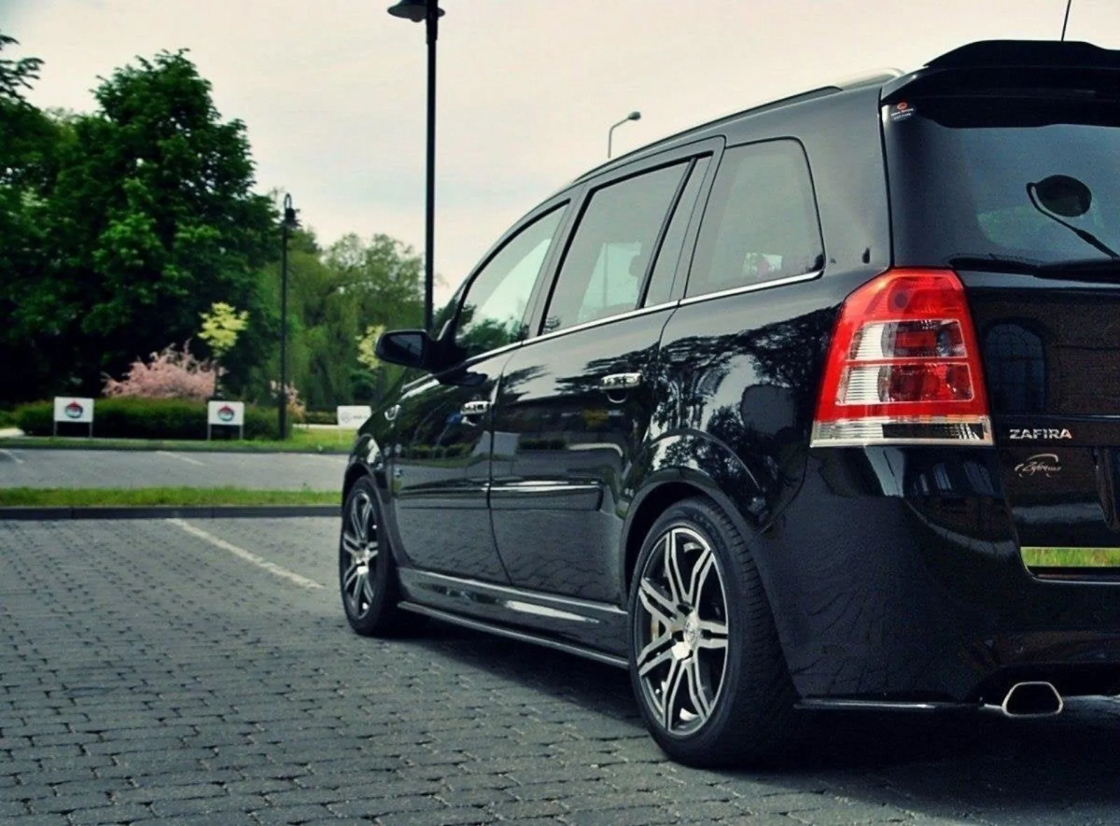 Side Skirts Diffusers compatible with Opel Zafira B OPC