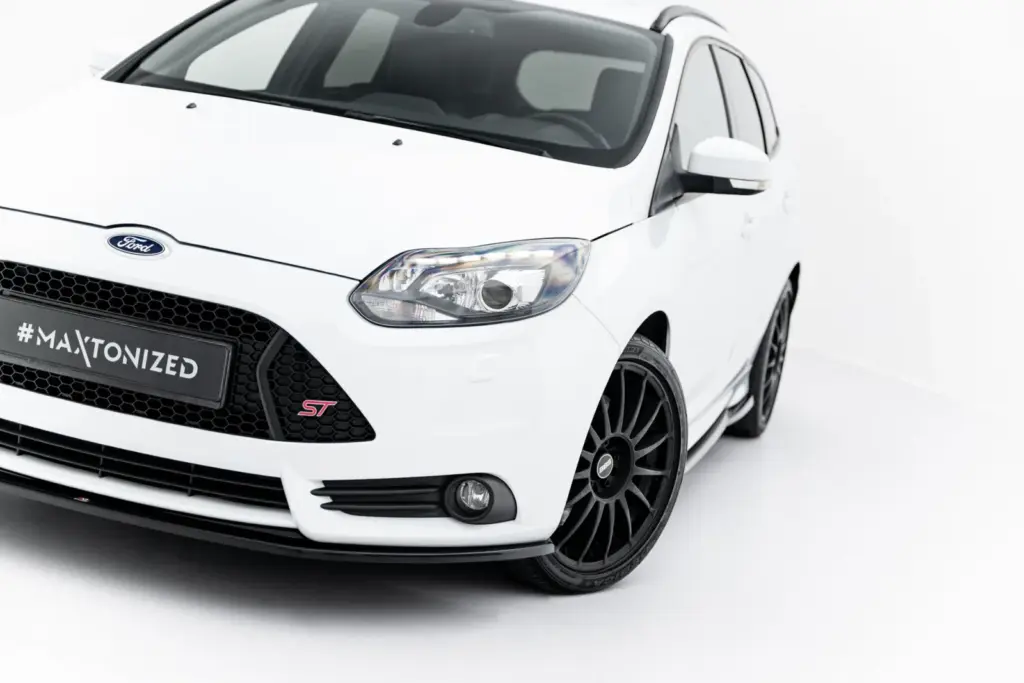 Front Splitter V.2 compatible with Ford Focus ST Mk3