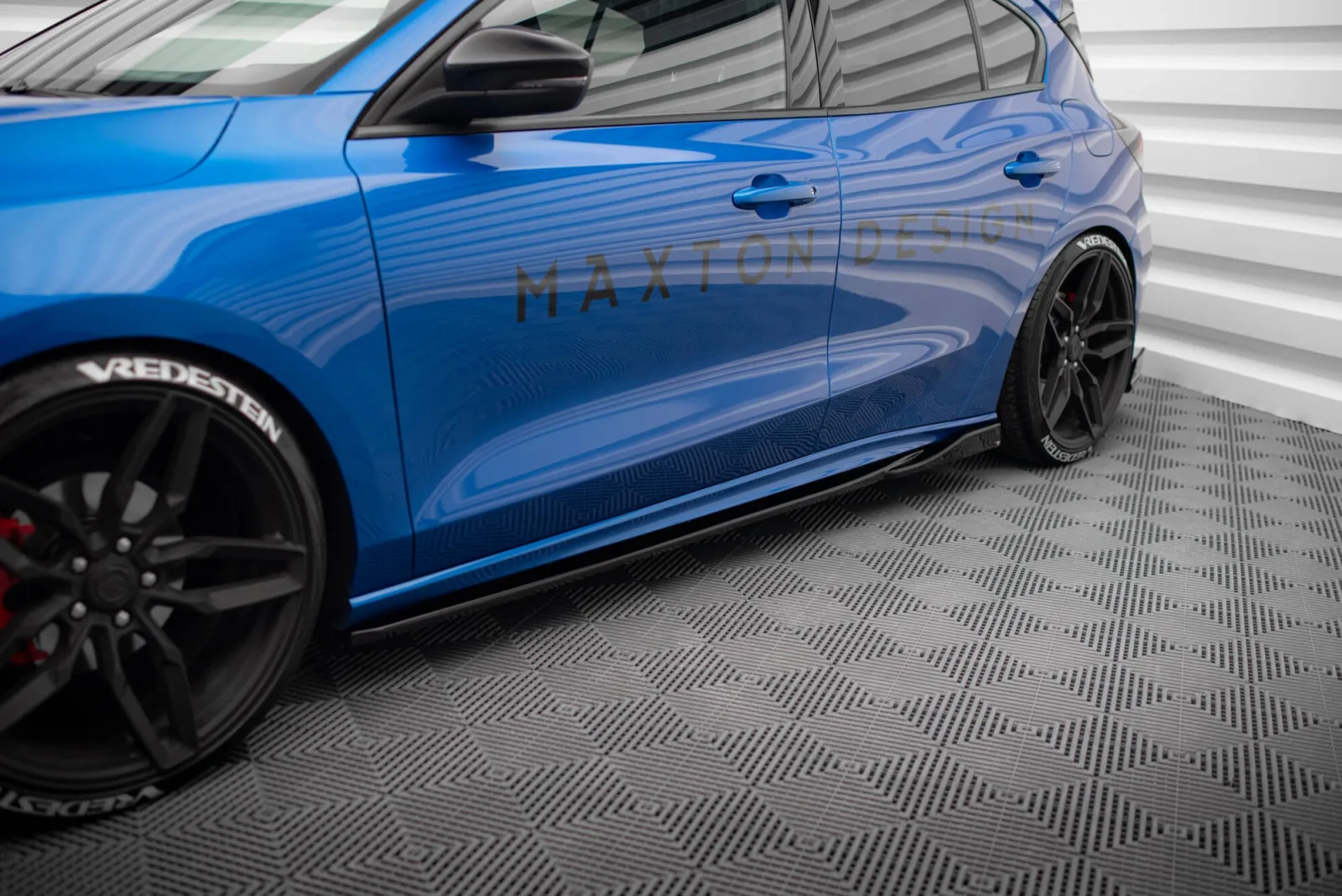 Side Skirts Diffusers V.4 compatible with Ford Focus ST / ST-Line Mk4