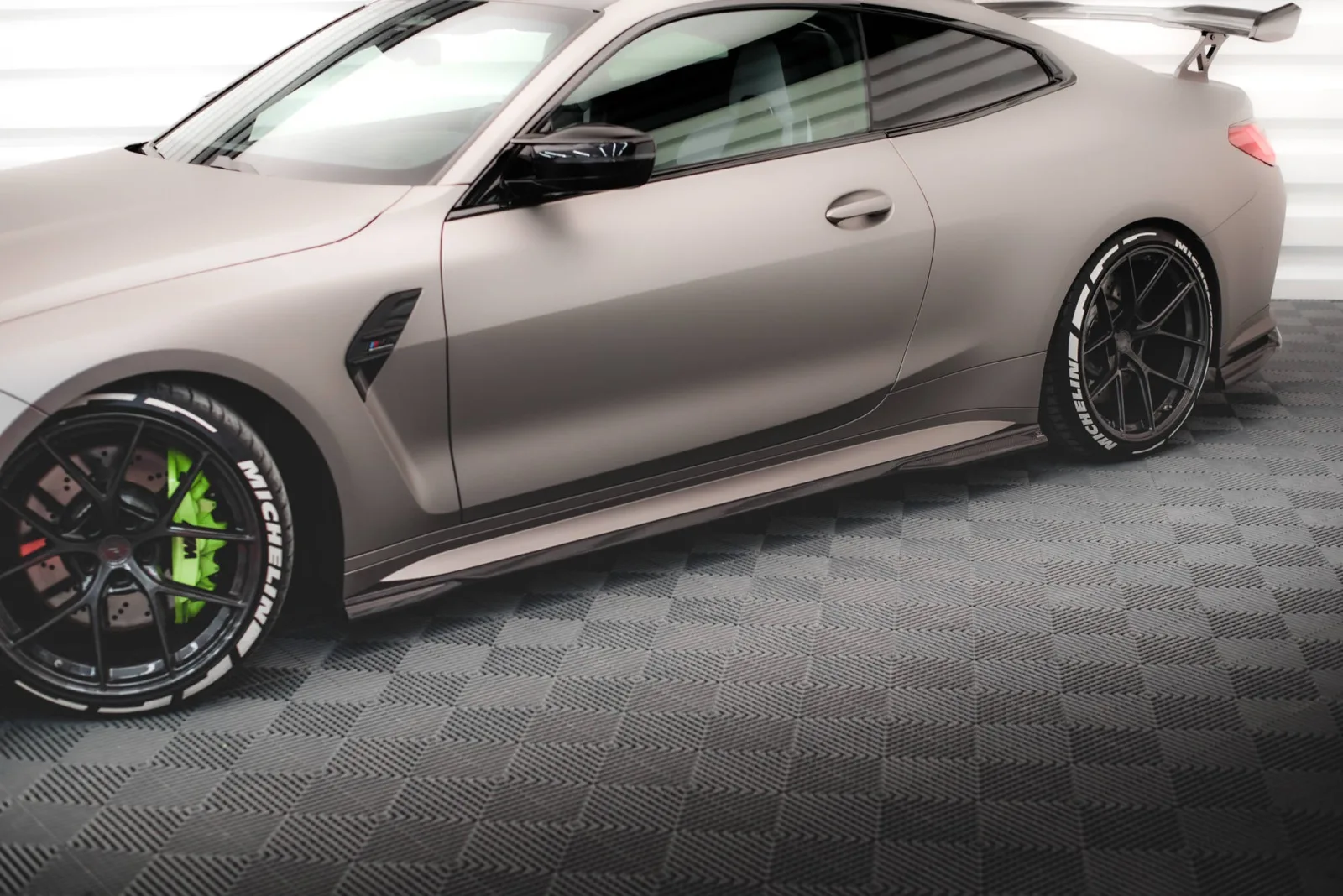 Prepreg Carbon Side Splitters compatible with BMW M4 G82 / G82 Facelift