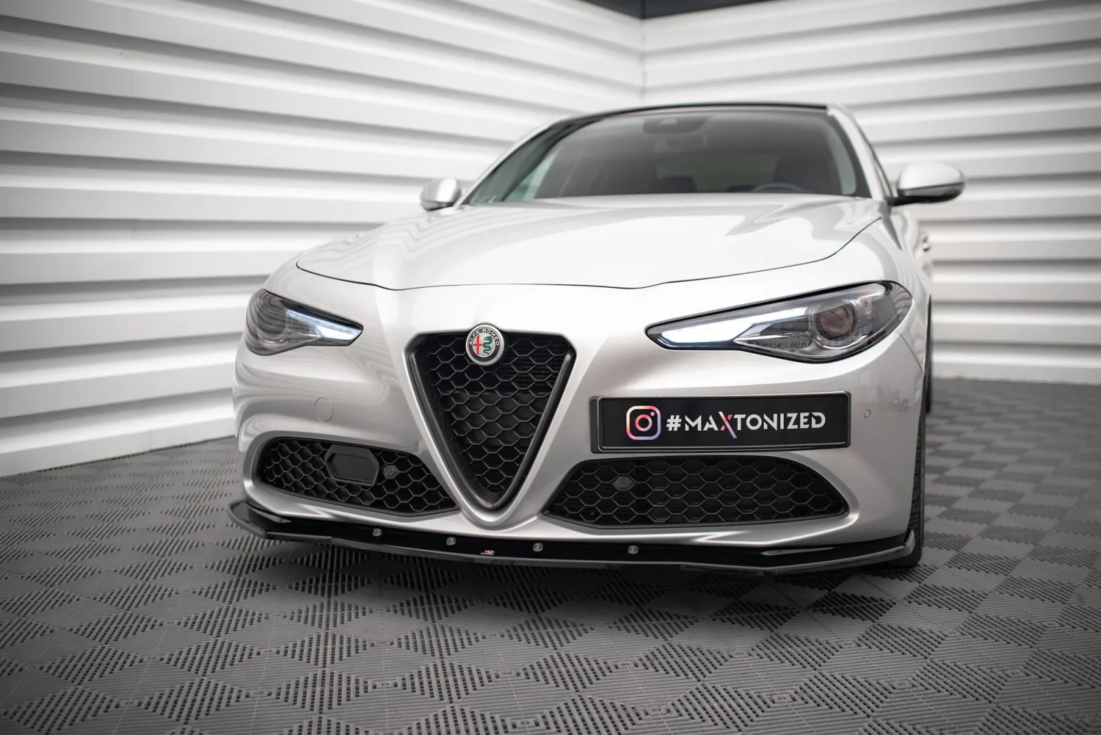 Front Splitter V.1 compatible with Alfa Romeo Giulia Sport