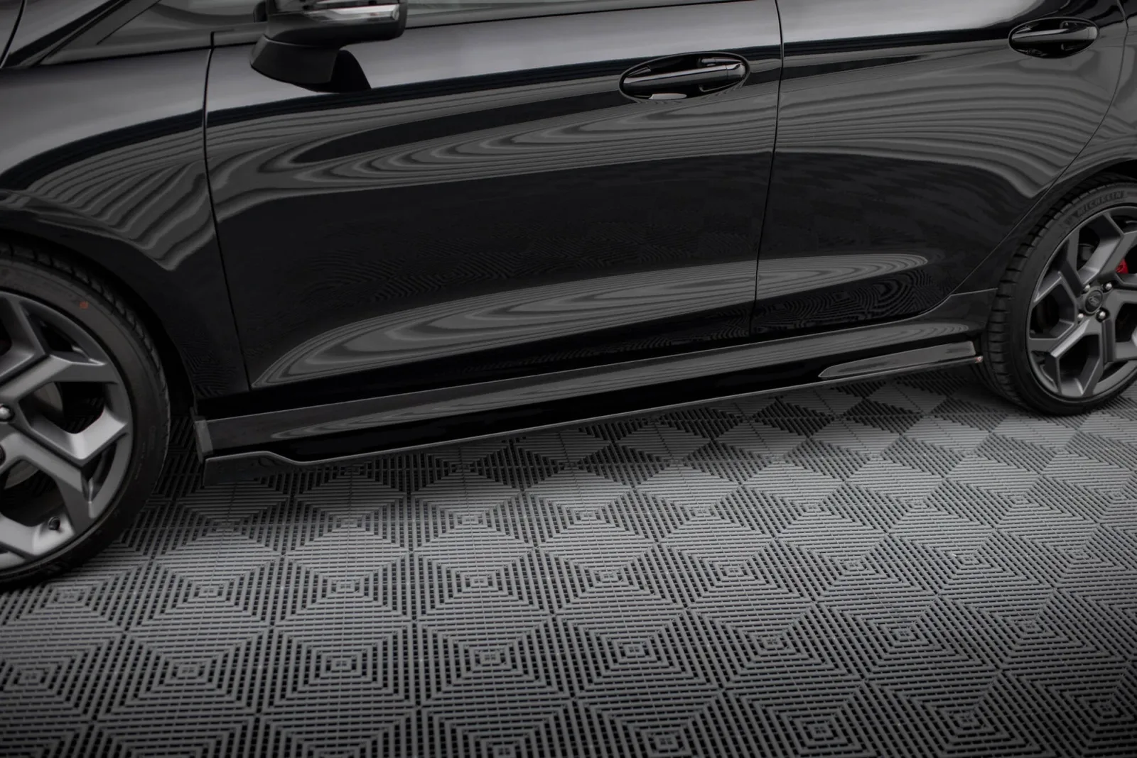 Side Skirts Diffusers V.3 compatible with Ford Fiesta Mk8 ST / ST-Line