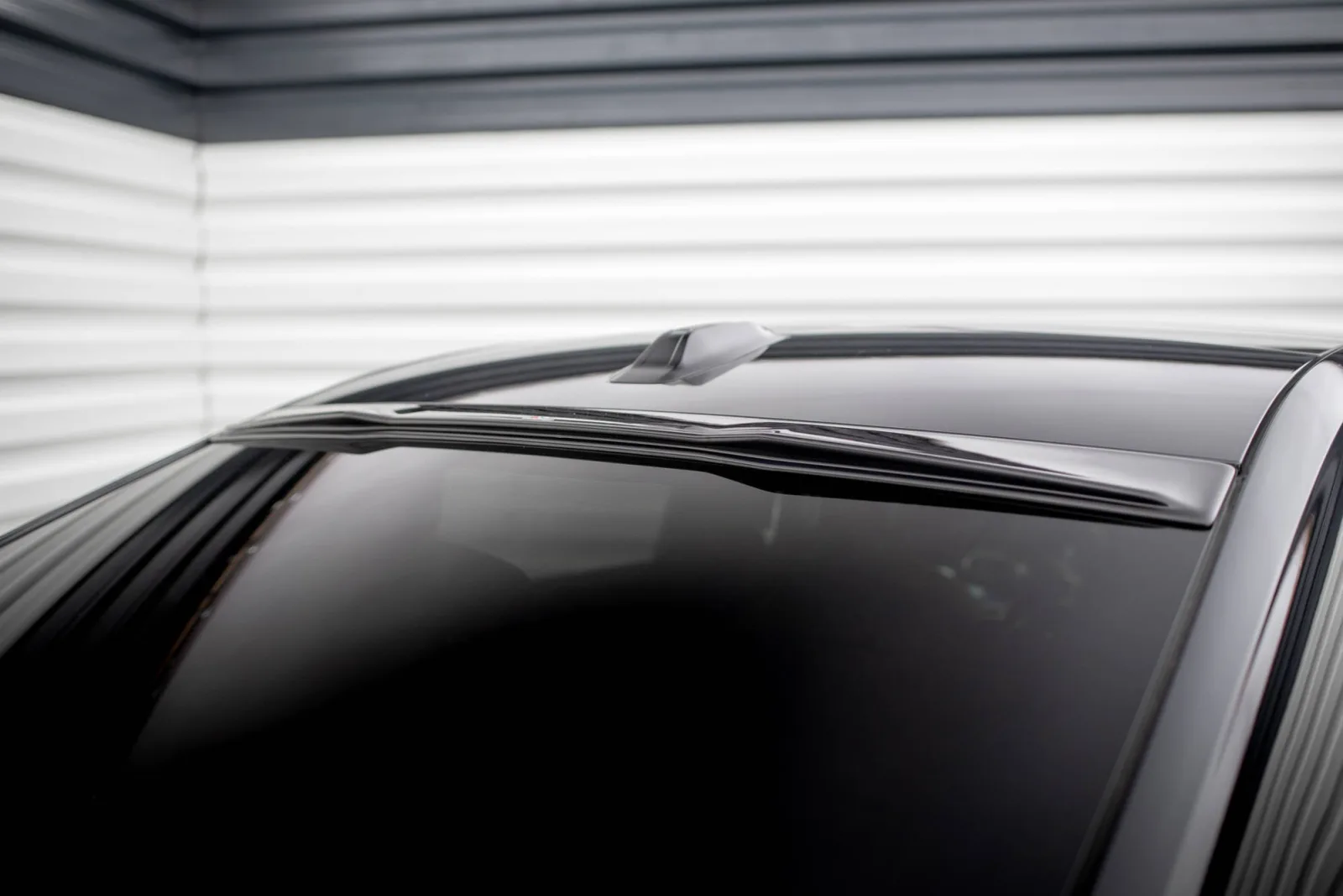 Rear Window Extension compatible with BMW 7 M-Pack / M760e / i7 M-Pack G70