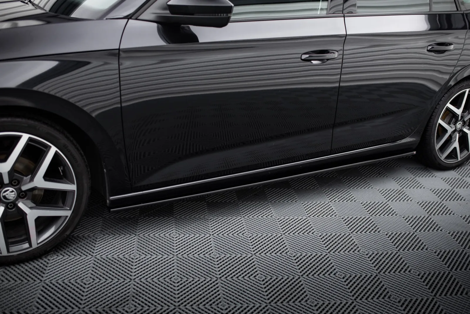 Side Skirts Diffusers compatible with Skoda Scala