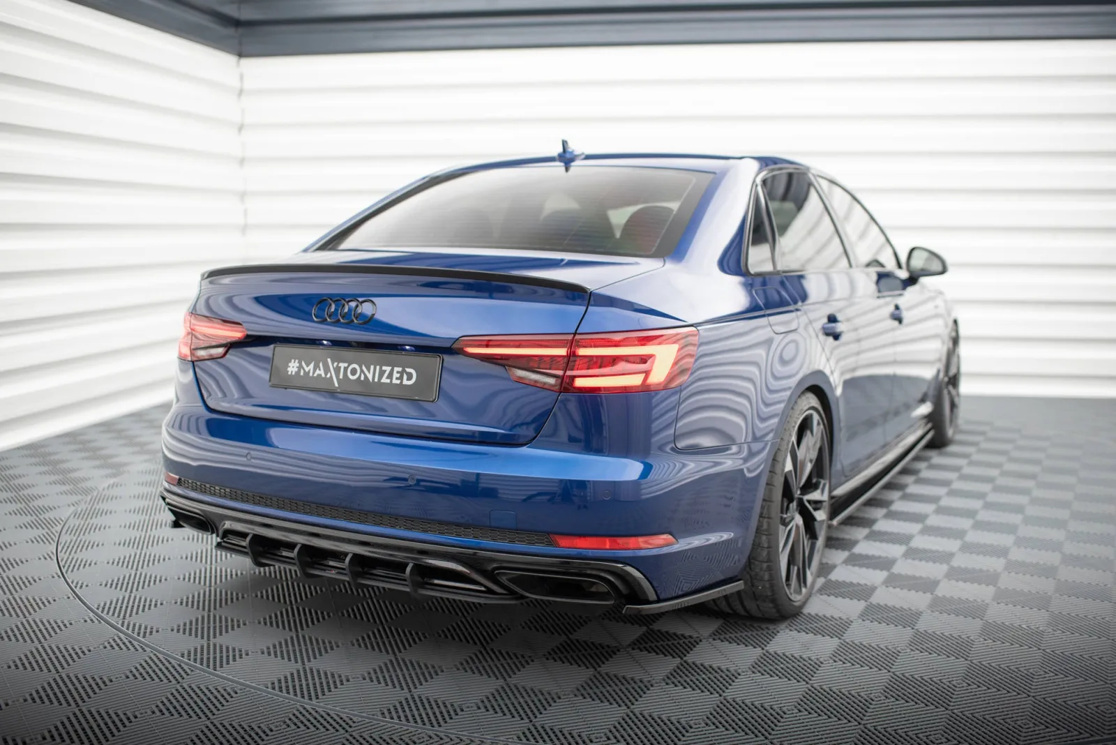 Rear Diffuser Street Pro compatible with Audi A4 Competition B9