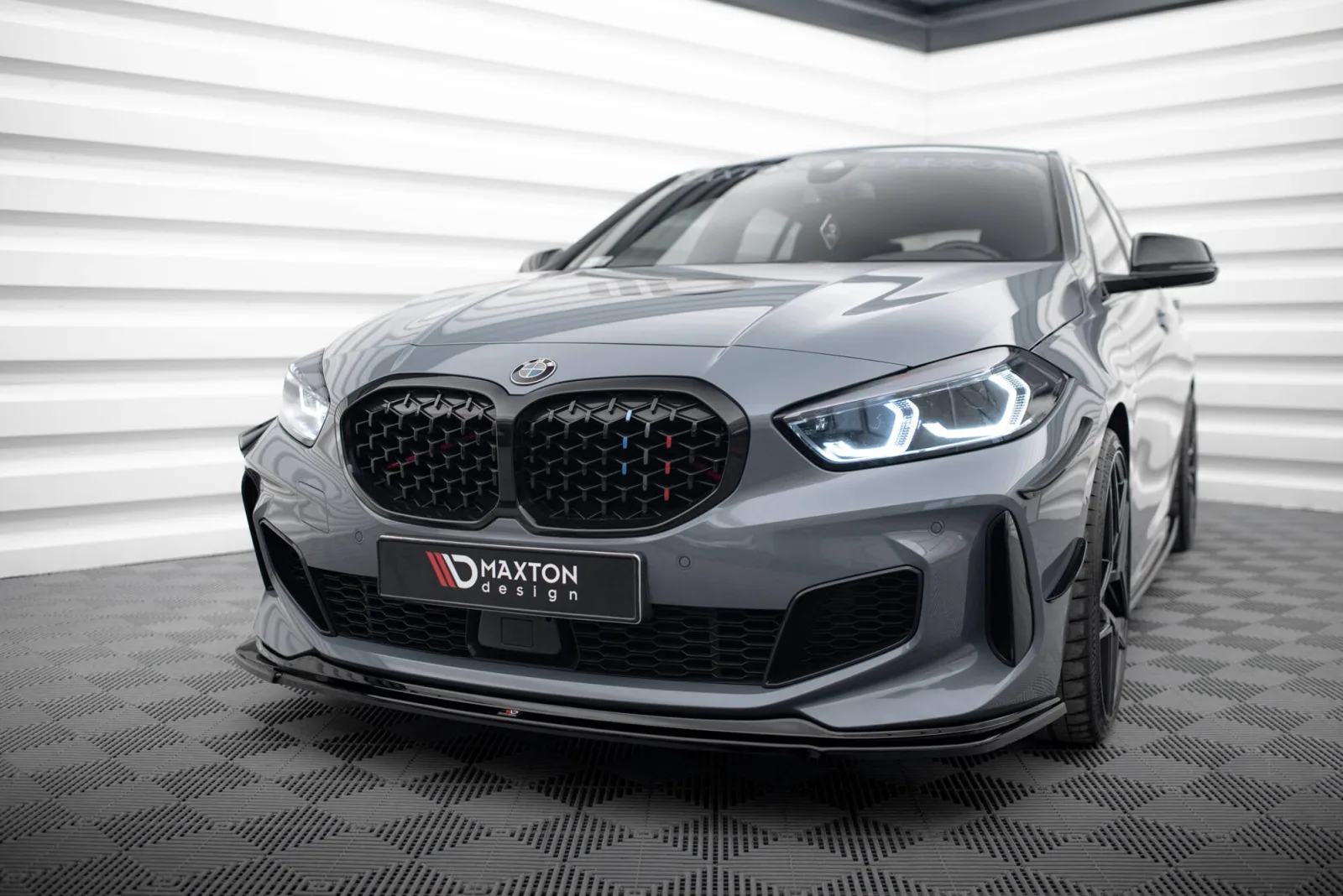 Front Splitter compatible with BMW 1 M-Pack/ M135i / 128ti F40