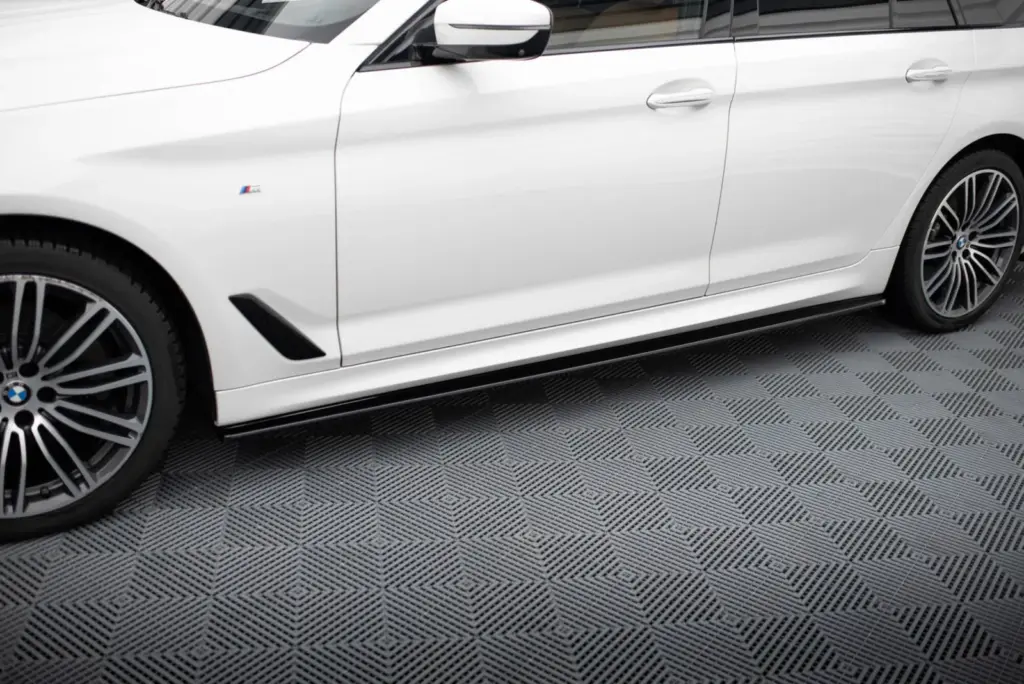 Side Skirts Diffusers V.1 compatible with BMW 5 M-Pack / M550d / M550i G30/ G31