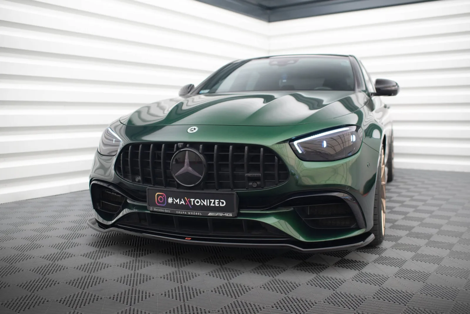 Front Splitter V.1 compatible with Mercedes-AMG E63 W213 Facelift