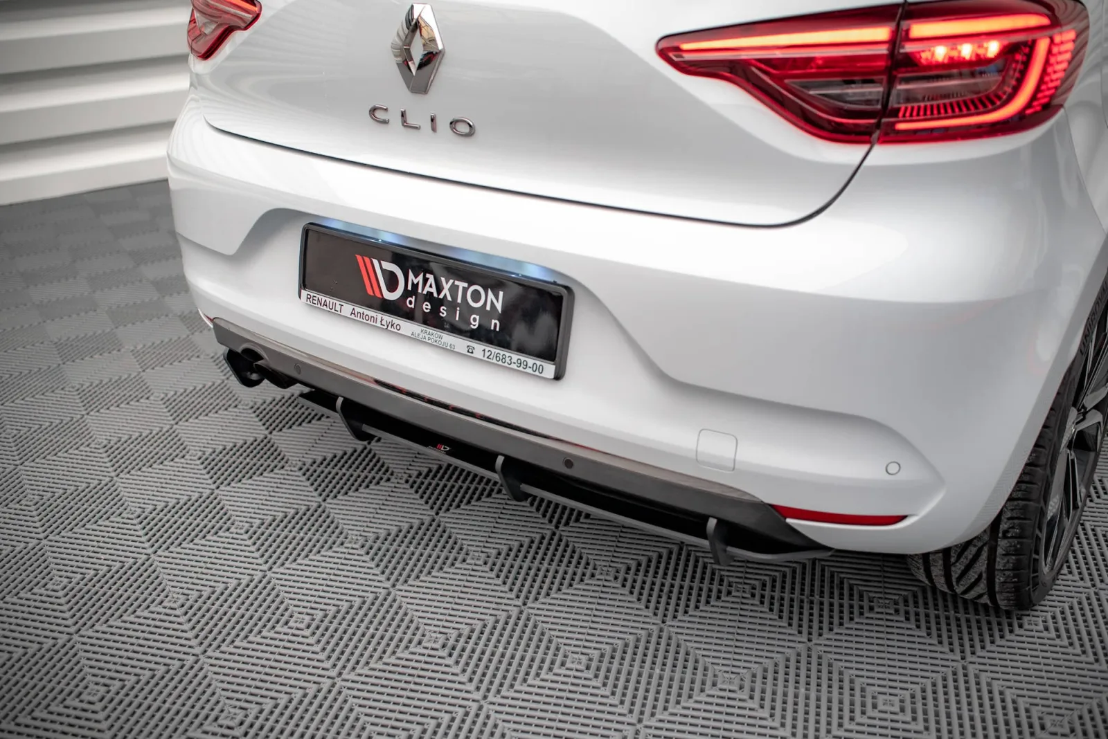 Rear Diffuser Street Pro compatible with Renault Clio Mk5