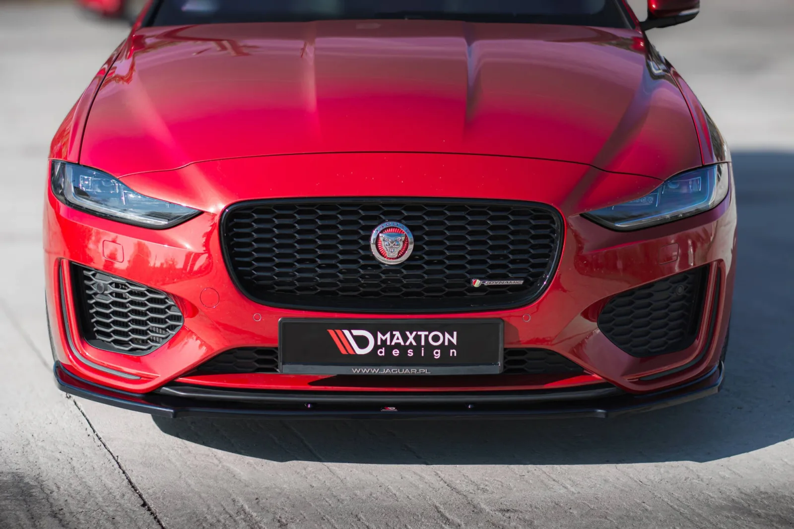 Front Splitter compatible with Jaguar XE R-Dynamic X760 Facelift