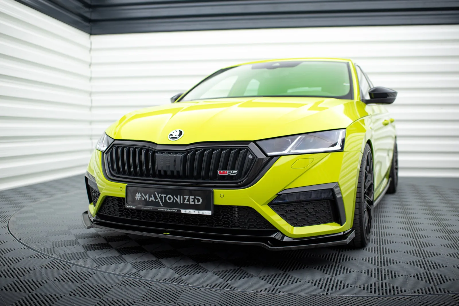 Front Splitter V.2 compatible with Skoda Octavia RS Mk4