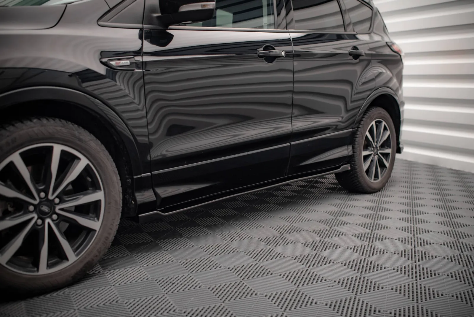 Side Skirts Diffusers compatible with Ford Escape ST-Line Mk3