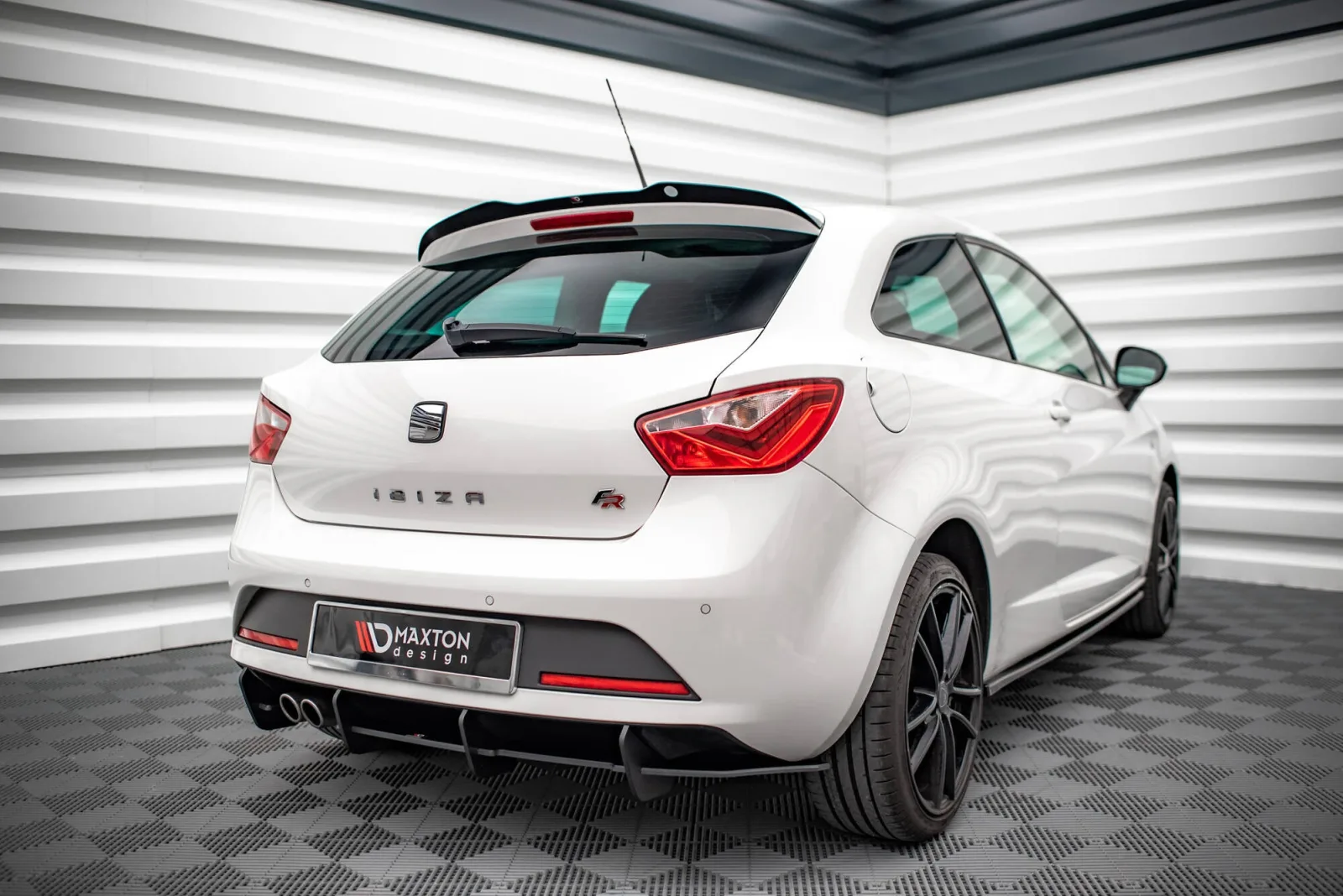Rear Diffuser Street Pro compatible with Seat Ibiza FR SC Mk4 Facelift