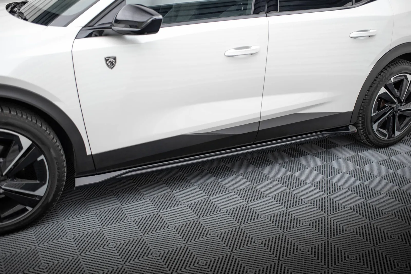 Side Skirts Diffusers compatible with Peugeot 408 Mk1