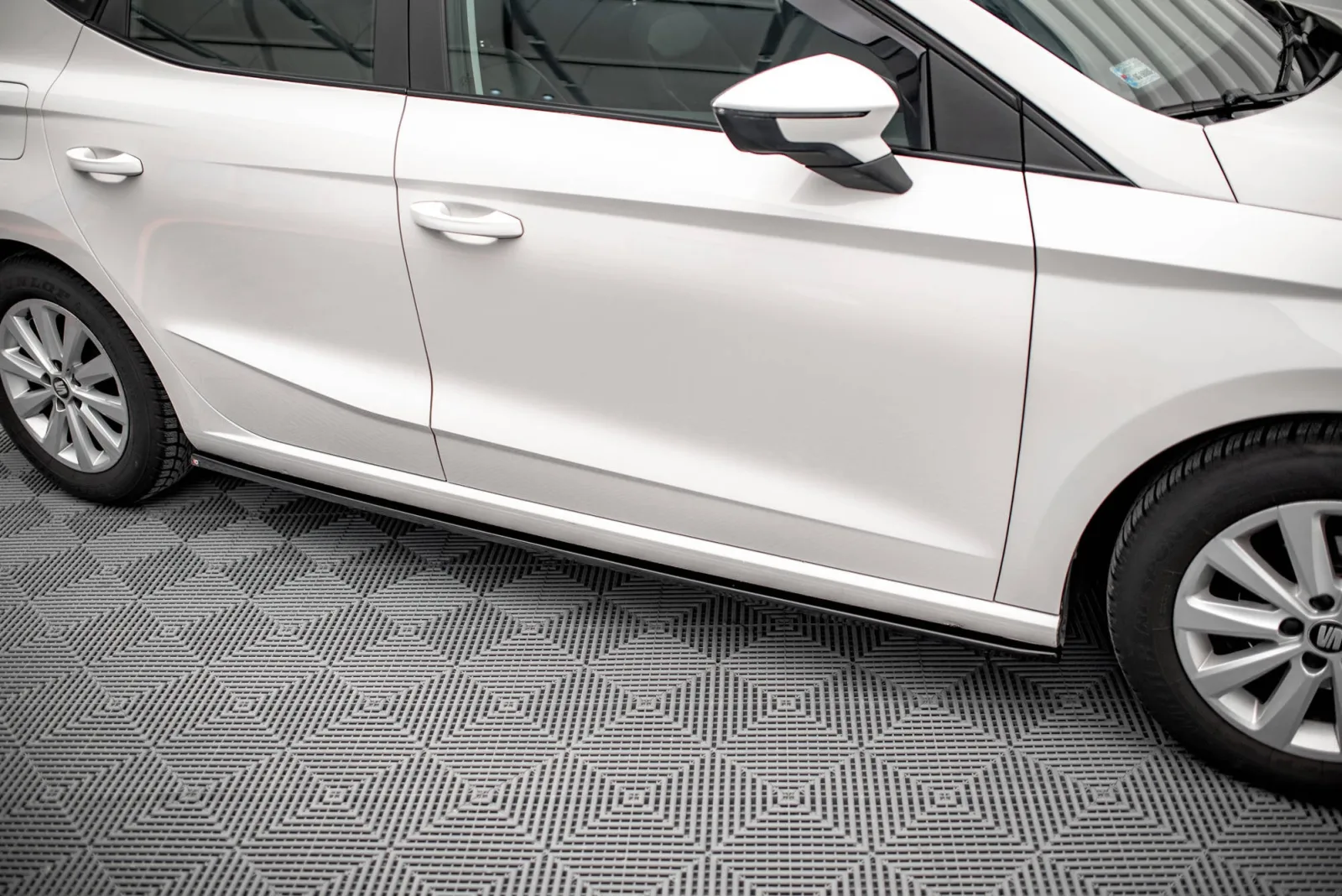 Side Skirts Diffusers V.1 compatible with Seat Ibiza FR/ Standard Mk5