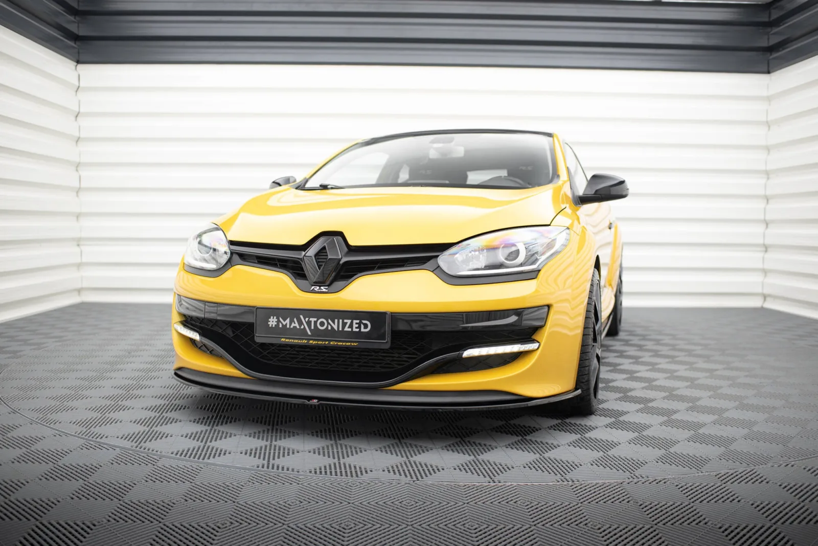 Front Splitter compatible with Renault Megane III RS V.1