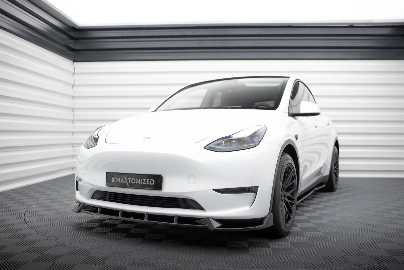 Front Splitter V.1 compatible with Tesla Model Y