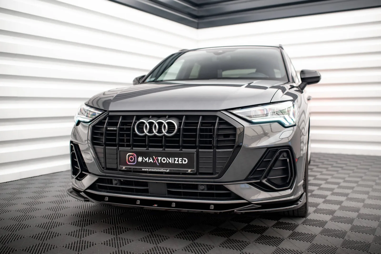 Front Splitter V.3 compatible with Audi Q3 Sportback / SUV S-Line F3