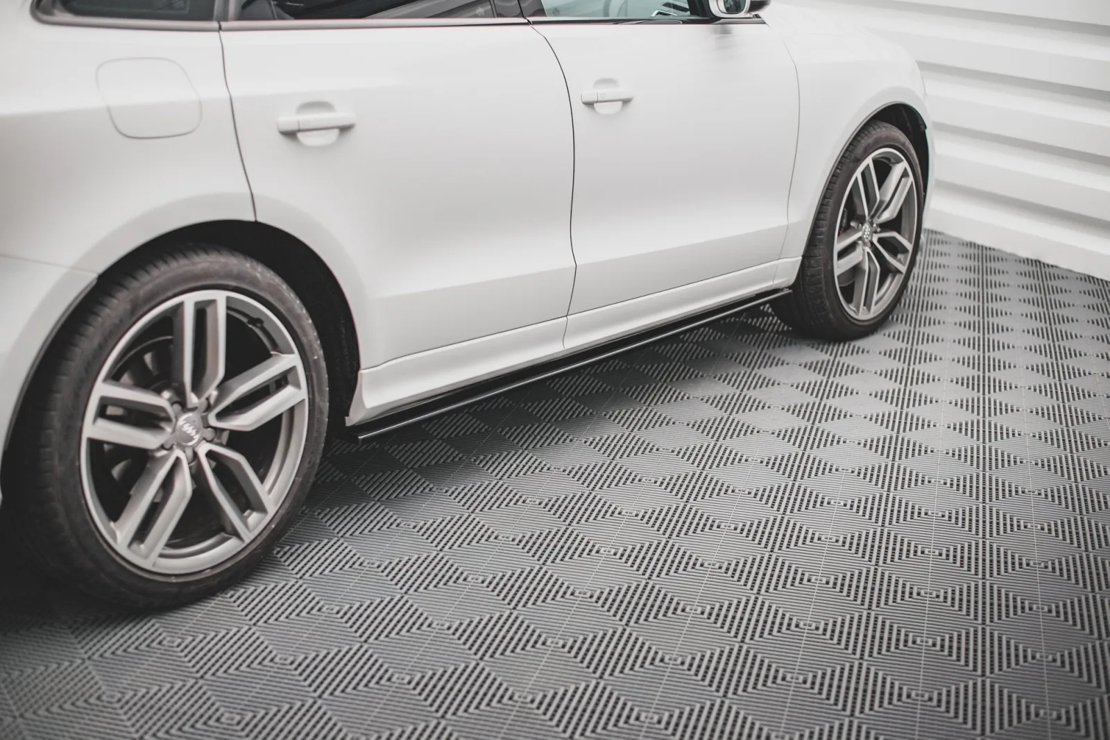 Side Skirts Diffusers compatible with Audi SQ5 / Q5 S-Line Mk1 (8R)