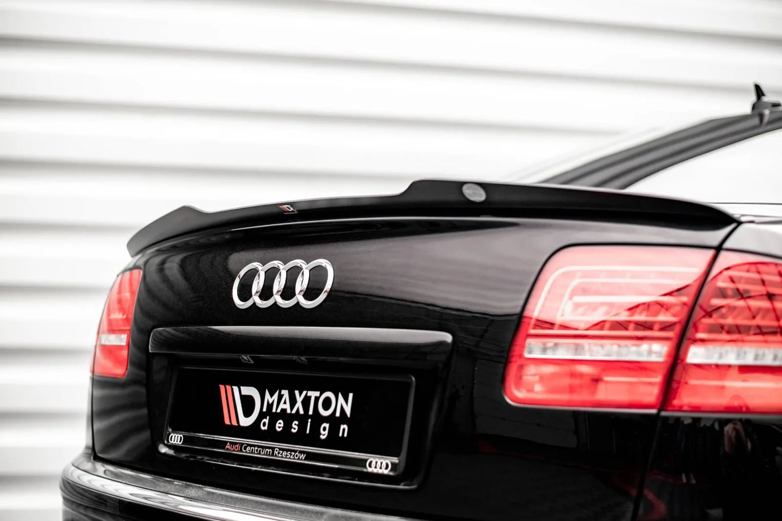 Spoiler Cap compatible with Audi S8 D3